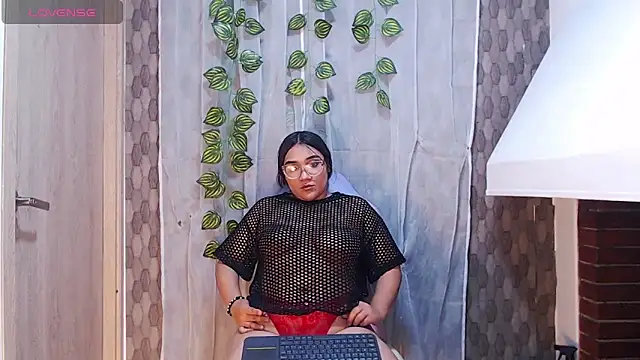 anyela donecm online show from 31, 3, 2026