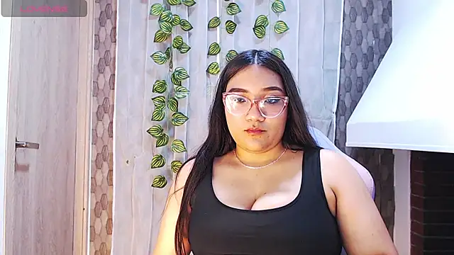 anyela donecm online show from 14, 4, 2026