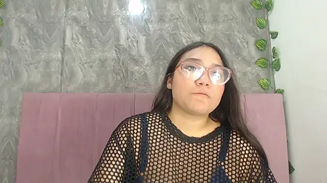 anyela donecm online show from 19, 5, 2026