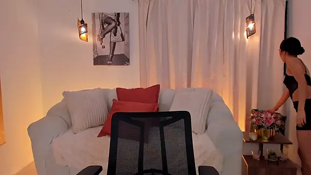 IsabellaLux  online show from 12, 4, 2026