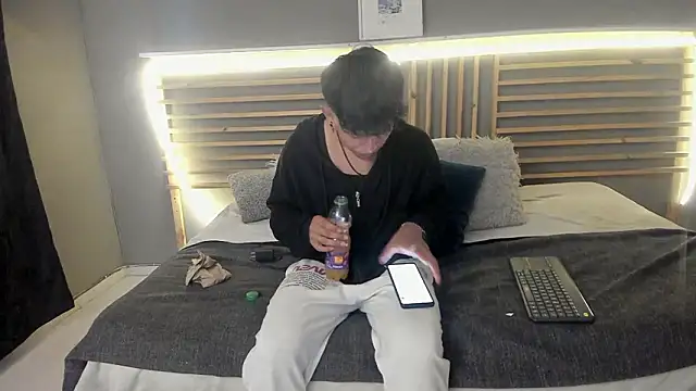 clark ken01 online show from 5, 3, 2026