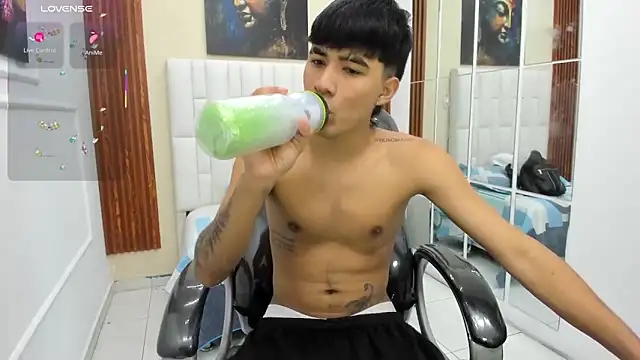 Snapshot of Thiago_collinss chatting on 20, 6, 2026 Thiago collinss online show from 20, 6, 2026
