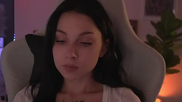 Akaruiiii online show from 7, 4, 2026