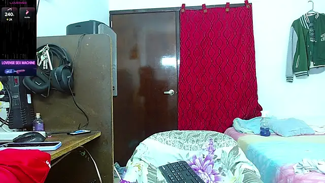 Snapshot of scarlet_johannson19 chatting on 9, 7, 2026 scarlet johannson19 online show from 9, 7, 2026