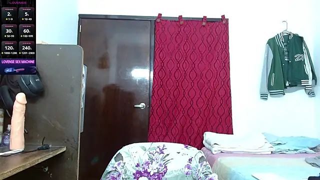 Snapshot of scarlet_johannson19 chatting on 22, 6, 2026 scarlet johannson19 online show from 22, 6, 2026