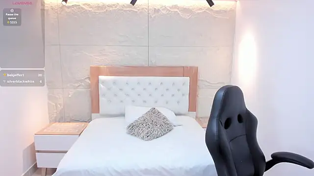 LESLYSIMPSON online show from 15, 4, 2026