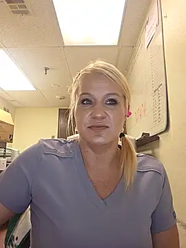 Snapshot of LadyB07 chatting on 9, 6, 2026 LadyB07 online show from 9, 6, 2026
