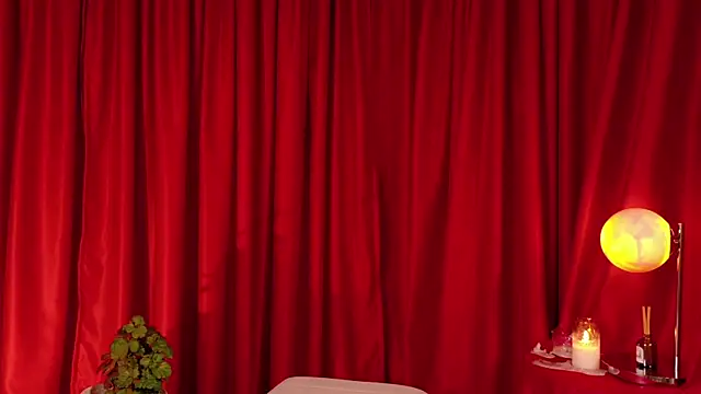 Mia Benett  online show from 4, 4, 2026