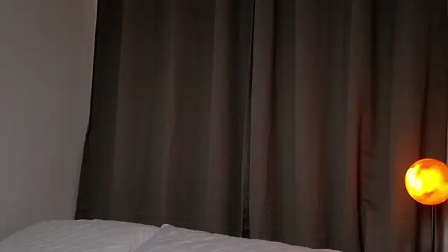 Mia Benett  online show from 5, 3, 2026