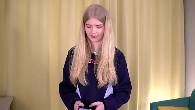 Snapshot of TraceeSeelig chatting on 3, 3, 2026 TraceeSeelig online show from 3, 3, 2026