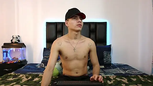 Dereek Hot online show from 2, 3, 2026