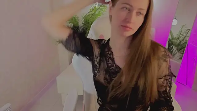 Snapshot of Bella_McKenzie chatting on 2, 3, 2026 Bella McKenzie online show from 2, 3, 2026