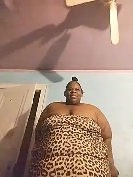 Pinkchocolatebbw online show from 12, 3, 2026