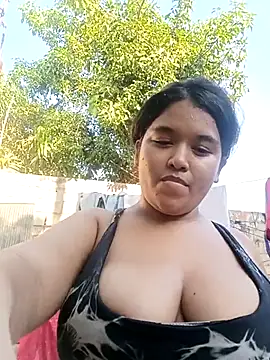 Snapshot of emi_li82 chatting on 1, 3, 2026 emi li82 online show from 1, 3, 2026