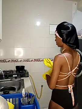 TinnaPeyton online show from 27, 4, 2026