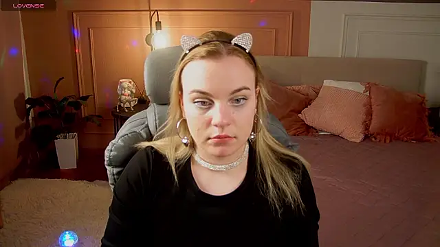 Glow Margo online show from 22, 3, 2026