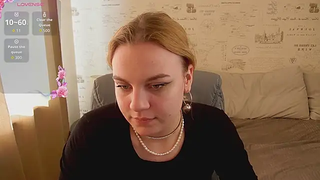 Snapshot of Glow_Margo chatting on 18, 6, 2026 Glow Margo online show from 18, 6, 2026