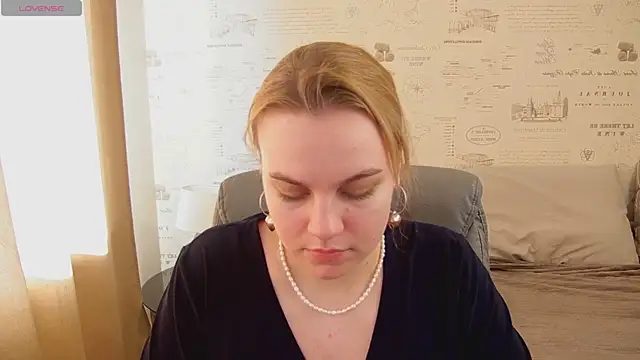 Snapshot of Glow_Margo chatting on 8, 6, 2026 Glow Margo online show from 8, 6, 2026