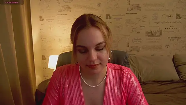 Snapshot of Glow_Margo chatting on 12, 6, 2026 Glow Margo online show from 12, 6, 2026