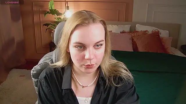 Glow Margo online show from 18, 4, 2026