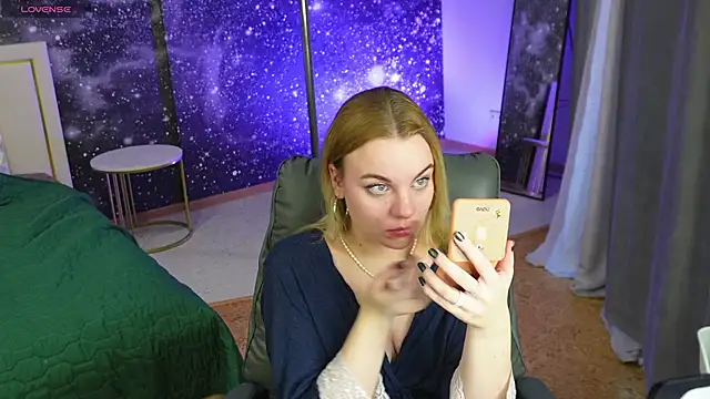 Glow Margo online show from 8, 4, 2026