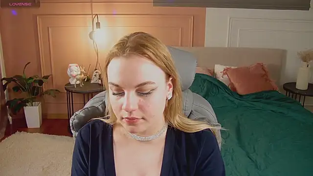 Glow Margo online show from 3, 4, 2026