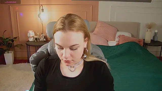 Glow Margo online show from 25, 3, 2026