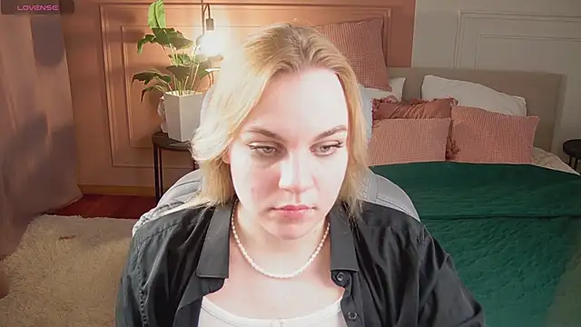 Glow Margo online show from 19, 4, 2026