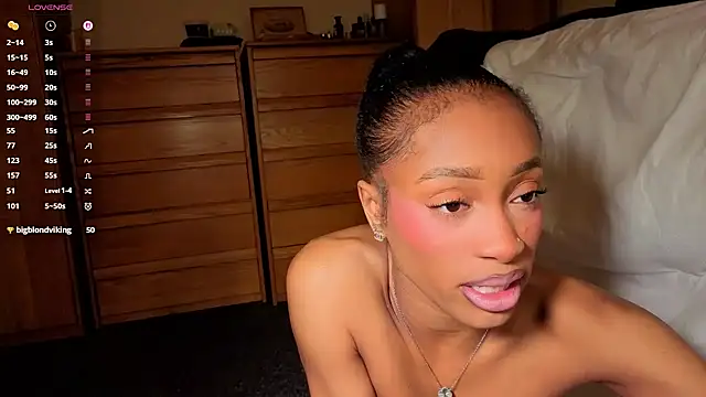 cutieeeva1 online show from 17, 4, 2026