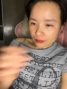Snapshot of Ivy_Trix2 chatting on 8, 5, 2026 Ivy Trix2 online show from 8, 5, 2026