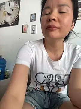 Snapshot of Ivy_Trix2 chatting on 17, 5, 2026 Ivy Trix2 online show from 17, 5, 2026