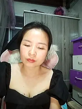 Ivy Trix2 online show from 4, 4, 2026