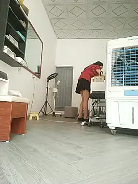 Ivy Trix2 online show from 10, 4, 2026