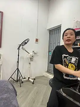 Ivy Trix2 online show from 15, 4, 2026