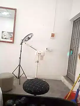 Ivy Trix2 online show from 9, 4, 2026