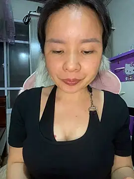 Snapshot of Ivy_Trix2 chatting on 4, 5, 2026 Ivy Trix2 online show from 4, 5, 2026