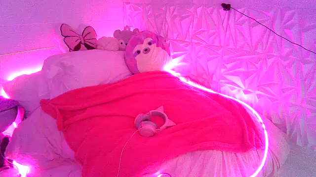 Snapshot of Moongirl117 chatting on 28, 2, 2026 Moongirl117 online show from 28, 2, 2026