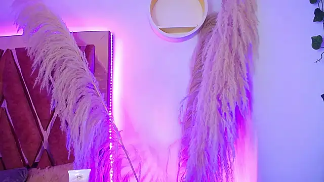 Evelyn Thomas online show from 1, 3, 2026