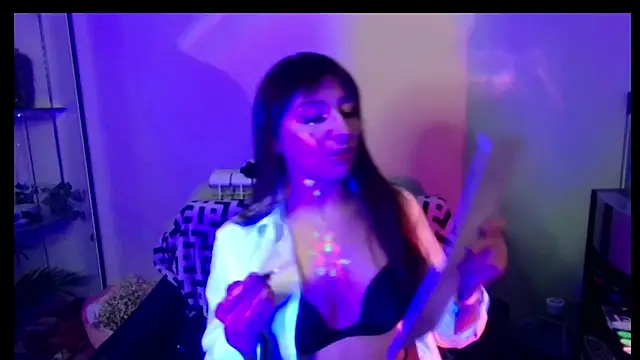 Birdie Kiss online show from 10, 4, 2026