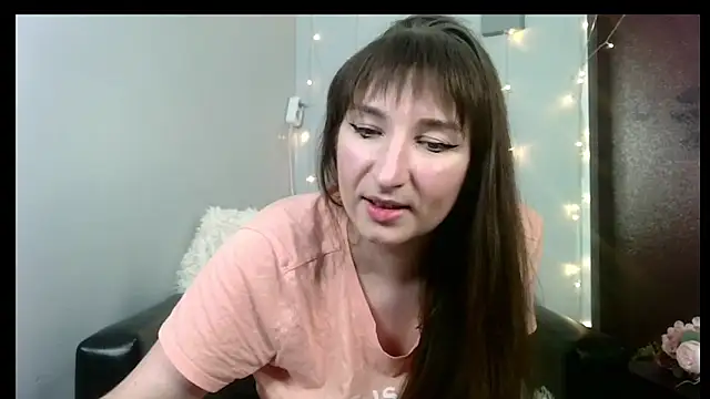 Birdie Kiss online show from 2, 4, 2026