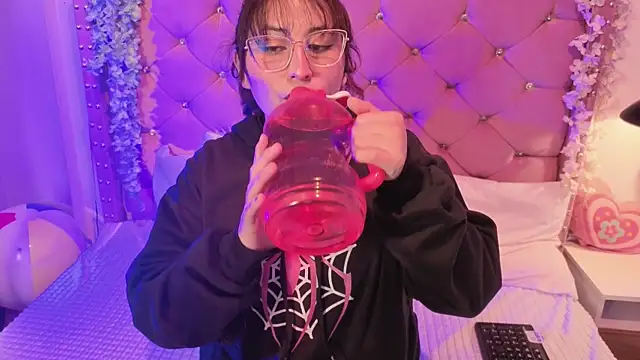 Maddie-LesYoux online show from 2, 4, 2026