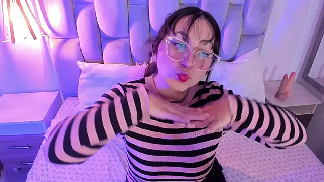 Maddie-LesYoux online show from 31, 3, 2026