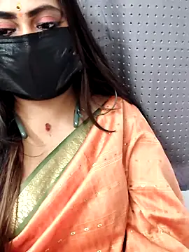 Cutie Nila online show from 9, 4, 2026