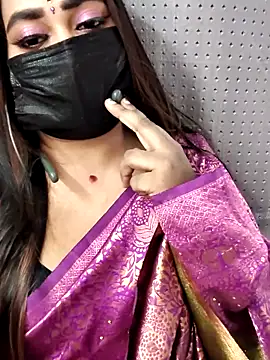 Cutie Nila online show from 18, 5, 2026
