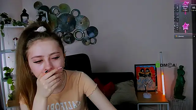 cassandra nik online show from 8, 4, 2026