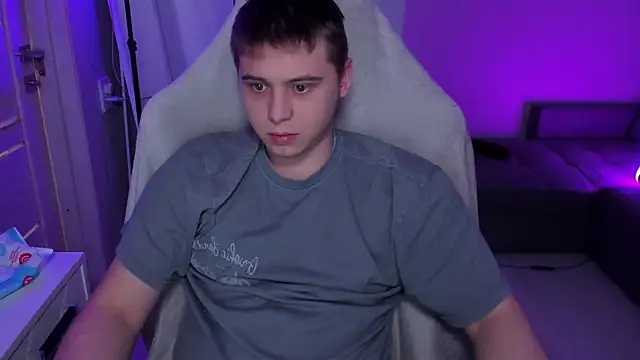 Snapshot of max_sm1th chatting on 4, 3, 2026 max sm1th online show from 4, 3, 2026