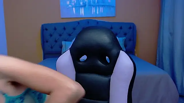 alexaneuer online show from 13, 4, 2026