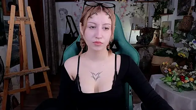 EffieMeowley online show from 27, 3, 2026