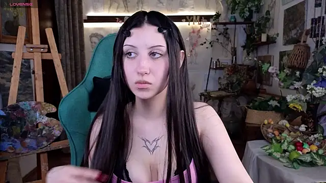 EffieMeowley online show from 12, 4, 2026