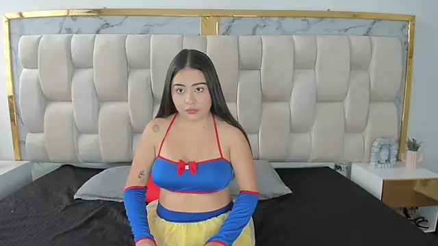 Snapshot of Ariia_Monroee chatting on 2, 4, 2026 Ariia Monroee online show from 2, 4, 2026